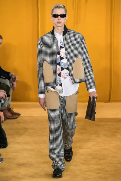 Look 38